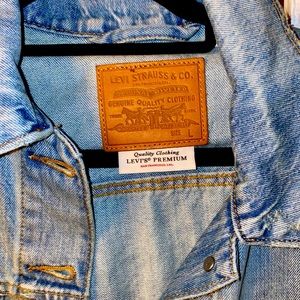 Levi’s women’s dad trucker denim  jacket